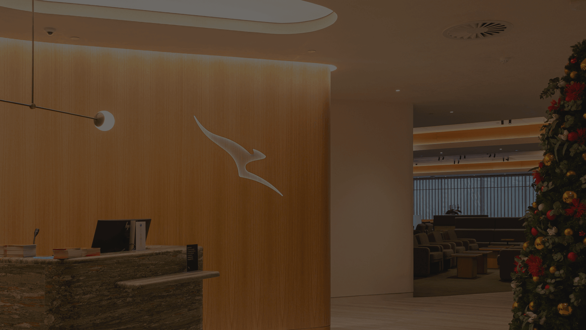 QANTAS LOUNGE