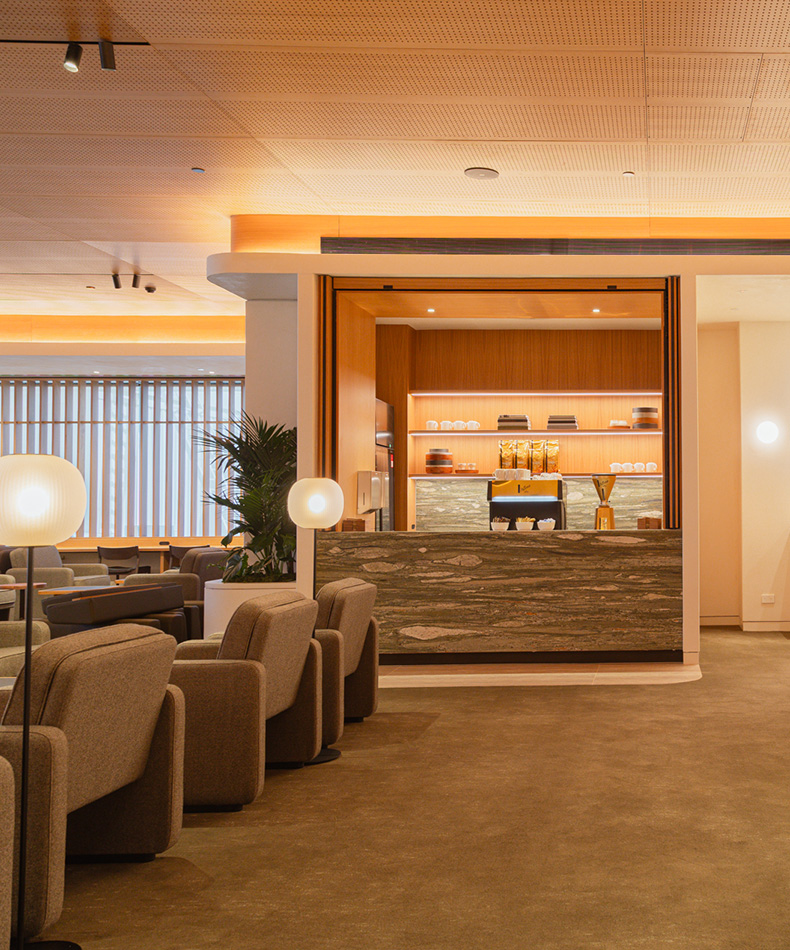 QANTAS LOUNGE - Image 3