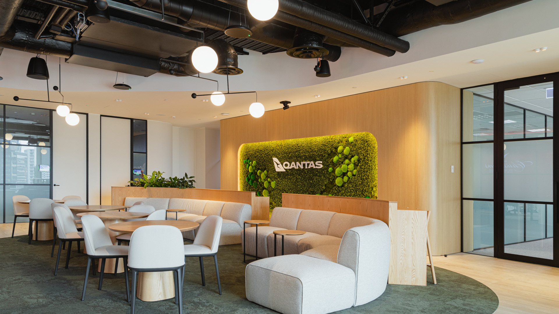 QANTAS OFFICE - Image 6